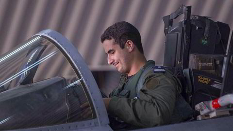 Saudi-Arabias prins Khaled bin Salman er utdannet jagerpilot og har deltatt i angrep som den USA-ledede koalisjonen har utført mot ekstremistgruppa IS i Syria og Irak.