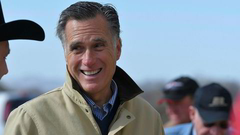 Mitt Romney stiller som kanidat til senatet, og får nå støtte fra Donald Trump. Her er Romney på turné i Utah før helgen.