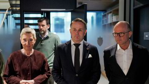 LO-leder Peggy Hessen Følsvik, NHO-direktør Ole Erik Almlid og riksmekler Mats Ruland møter pressen klokken 17 mandag. Her fra en tidligere anledning.