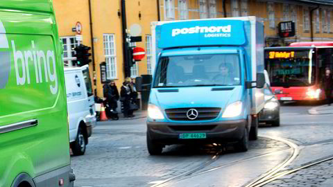 Bring og PostNord konkurrerer på pakkelevering i Norge. I Sverige leverer PostNord også ut brev.