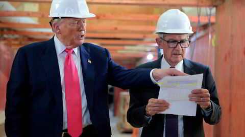 President Donald Trump og Fed-sjef Jerome Powell på omvisning for å se på oppussingen av sentralbanken.