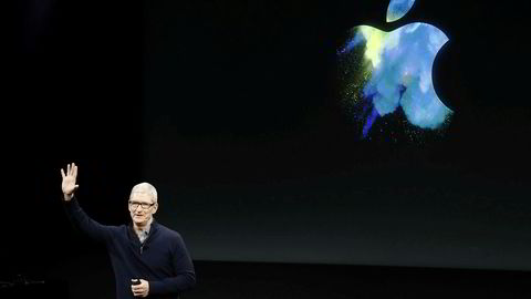 Apples administrerende direktør Tim Cook, her under en presentasjon i Cupertino, California i oktober 2016.