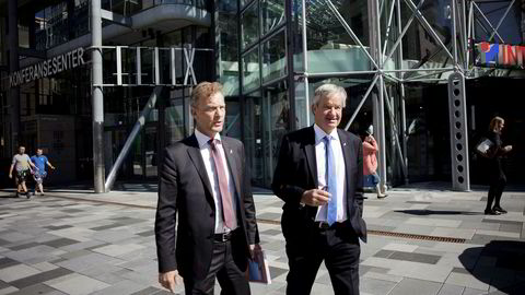 Norwegian-sjef Bjørn Kjos (til høyre) og finansdirektør Tore Østby har hatt stor suksess med å prissikre deler av flyselskapets drivstoffinnkjøp.