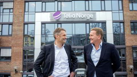 – En sammenslåing med Phonero gir oss en god plattform for å vokse enda mer i bedriftsmarkedet og virkelig utfordre Telenor, sier administrerende direktør Abraham Foss i Telia Norge (til venstre). Phoneros sjef Thore Bertelsen er enig.