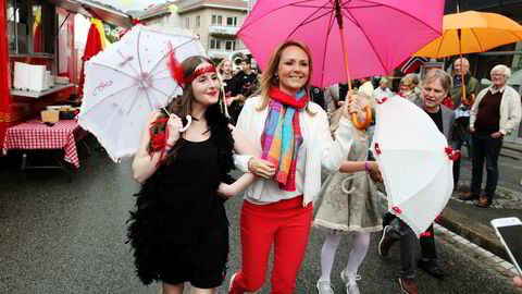 Kulturminister Linda Hofstad Helleland (H) dro fra feriemodus i Frankrike til Vestlandet for åpne Moldejazz.