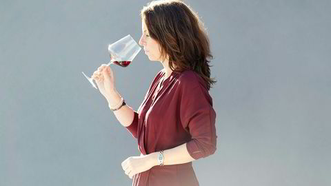 Velger vin. Alexia Hatjoullis er sortimentssjef i Vinmonopolet.