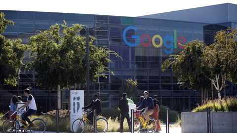 Google har sitt hovedkontor i Mountain View i California i USA. I tillegg til å betale skatt i USA må selskapet også betale skatt i de markedene de har inntekter, som i Storbritannia.