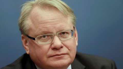 Kun 27 prosent mener at det bør stilles mistillitsforslag mot forsvarsminister Peter Hultqvist som følge av IT-skandalen i Transportstyrelsen, mens 51 prosent mener at han bør bli sittende.