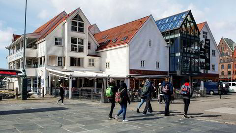 Investor Knut Jørgen Hauge kjøpte i 2005 dette restaurantbygget i Bergen for 110 millioner kroner, men han kjøpte aldri grunnen under. Det førte til en årelang strid med grunneierne Geir Hove og Tom Rune Pedersen.