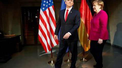 Den tyske statsministeren Angela Merkel og USAs visepresident Mike Pence før et møte under sikkerhetskonferansen i München.