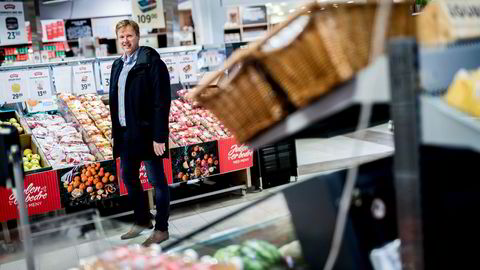 Politikerne vil ha stort utvalg og lokalmat, men legger ikke til rette for nye supermarkeder, ifølge Meny-sjef Vegard Kjuus.