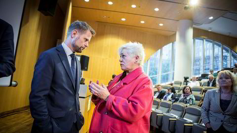 Generalsekretær i Kreftforeningen, Anne Lise Ryel, mener helseminister Bent Høie og Legemiddelindustriens Karita Bekkemellem burde gå sammen i dialog og være kreative.