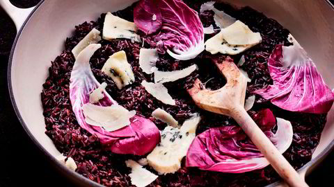 Riceberry er en thailandsk ris med dyp lilla farge, mye fiber og mye jern.