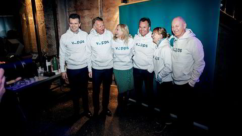 Vipps-sjef Rune Garborg (fra venstre) og DNB-sjef Rune Bjerke ville ha appen alene. Han ble tvunget til å snu av Eika-sjef Hege Toft Karlsen, Sparebank 1 SMN-sjef Finn Haugan, Mcash-sjef Elisabeth Haug og Geir Bergskaug i Sparebanken Sør.
