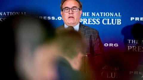 Lederen for USAs miljøverndirektorat (EPA) Andrew Wheeler sier han forventer en økning i antall kullkraftverk som følge av at Obamas plan for ren energi (Clean Power Plan) er opphevet.Onsdag signerte han den endelige versjonen av lovendringene.