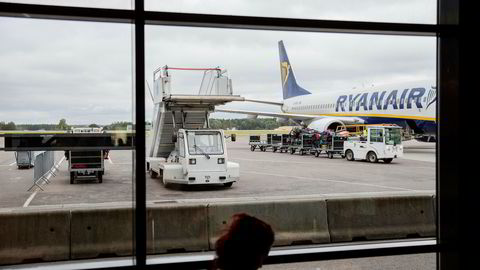 Europas største lavprisflyselskap Ryanair flyr med nær fulle fly. Men også konkurrentene har hatt sterk passasjervekst de siste månedene.