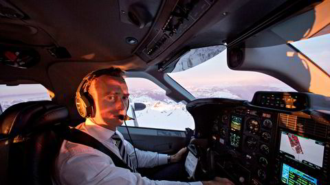Flyentusiasten Morten E. Astrup pendler med seg selv som pilot mellom City i London der han jobber, og Verbier i Sveits der han bor. Her over de franske og sveitsiske alper i Mont Blanc- og Chamonix-området.