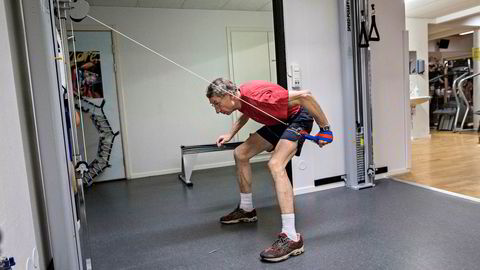 Den gamle verdensmesteren i skiflyvning Walter Steiner (64) er en av dem som har perfeksjonert sin spesielle stakestil gjennom styrketrening med tunge vekter med maks kraft, i satsingen mot veteranrenn. Steiner er ikke knyttet til studien.