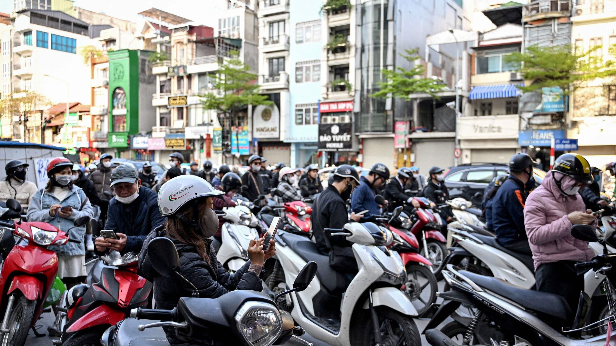 Siste fra Midtøsten-krigen: Ultimatum i Hormuzstredet og global mobilisering