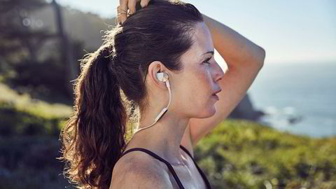 Fitbit lanserer i høst sine første ørepropper for trening.