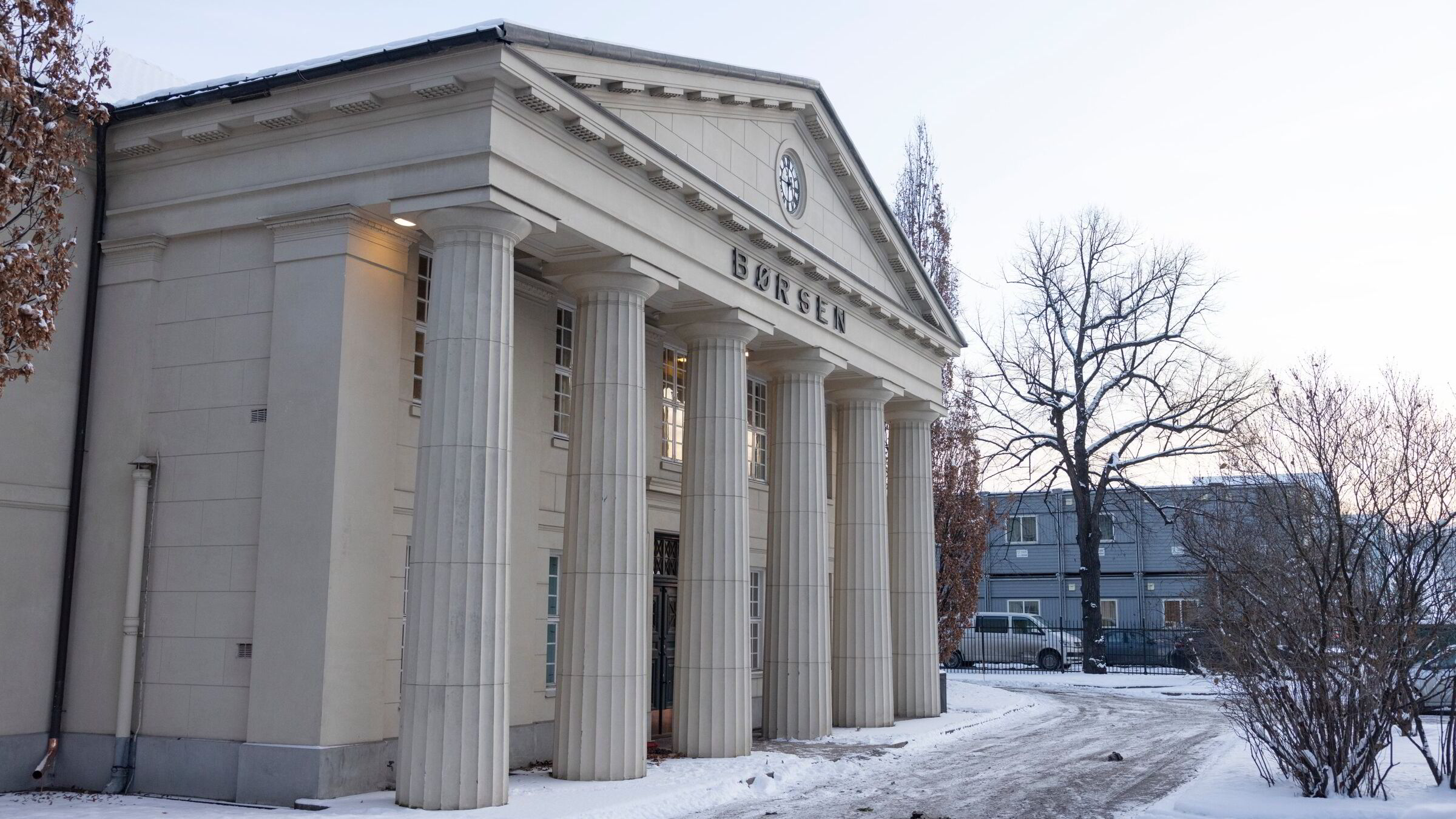 Børsen åpner svakt ned – enkeltaksjer løftes på nye kjøpsanbefalinger