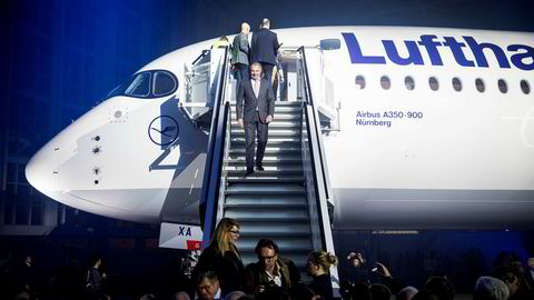 Lufthansas toppsjef Carsten Spohr feiret nylig mottagelse av det nye langdistanseflyet Airbus A350 i München. I fremtiden vil han legge mer av veksten til et nytt lavprisselskap, til sterke protester fra pilotene.