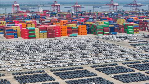 Det er færre containerskip på vei fra Kina til den amerikanske vestkysten. Her fra Nanjing Kina.