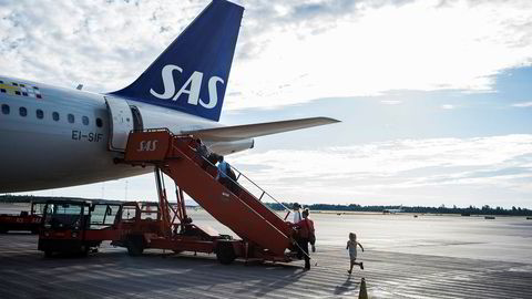 Over 400.000 flyreiser årlig er med i potten når det offentlige skal ha nye avtaler med reisebyråene, men pris på tjenestene får mindre betydning. Her fra Oslo lufthavn.