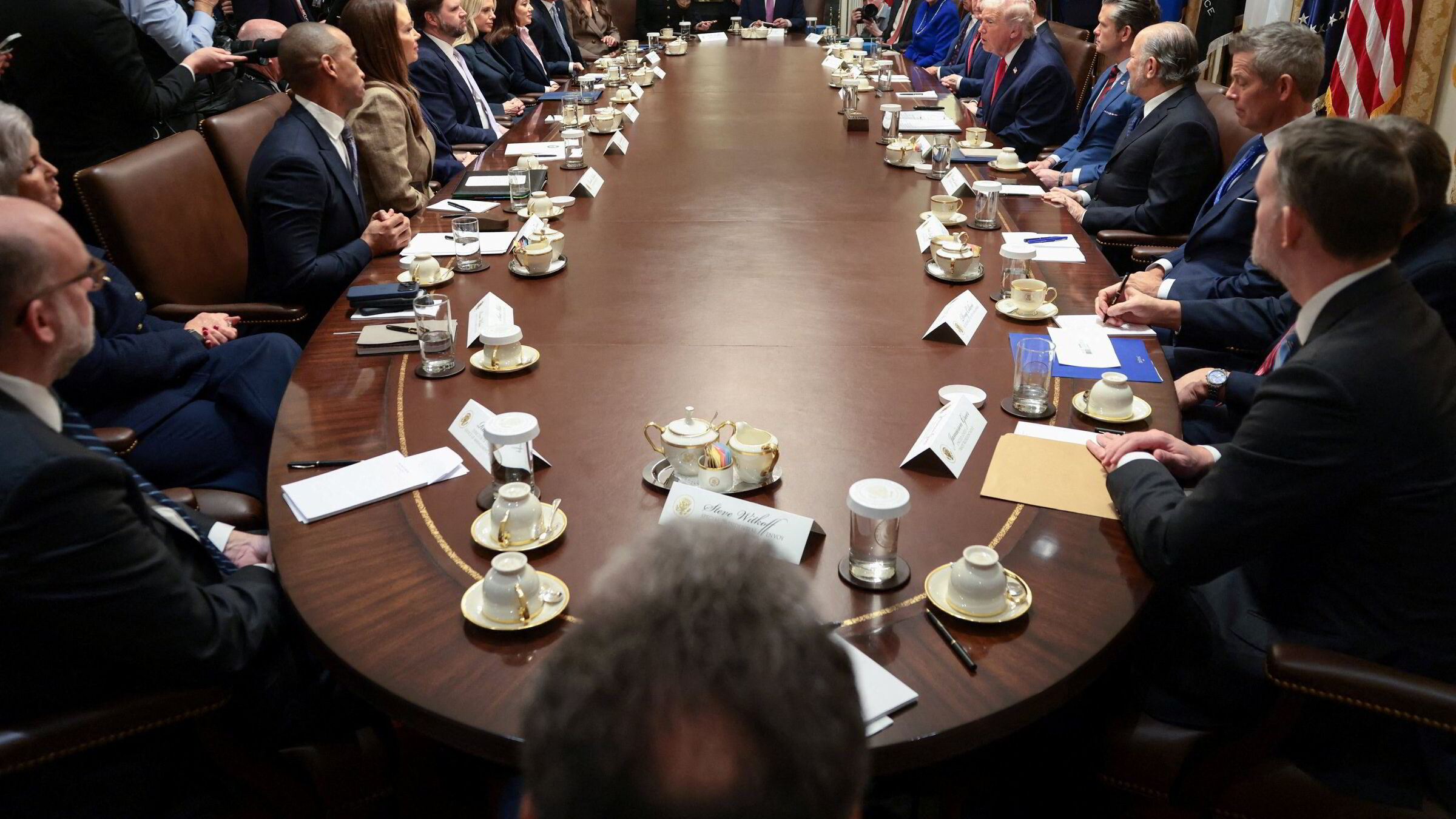 Noen blir rike på Donald Trumps meldinger. Har de flaks eller vet de noe ingen andre vet?