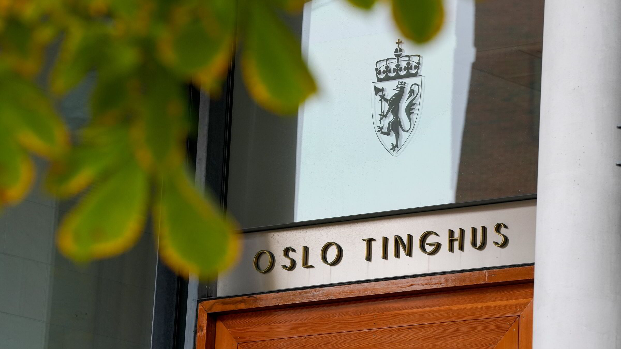 Fem menn i retten tiltalt for kryptobedrageri på over 960 millioner kroner