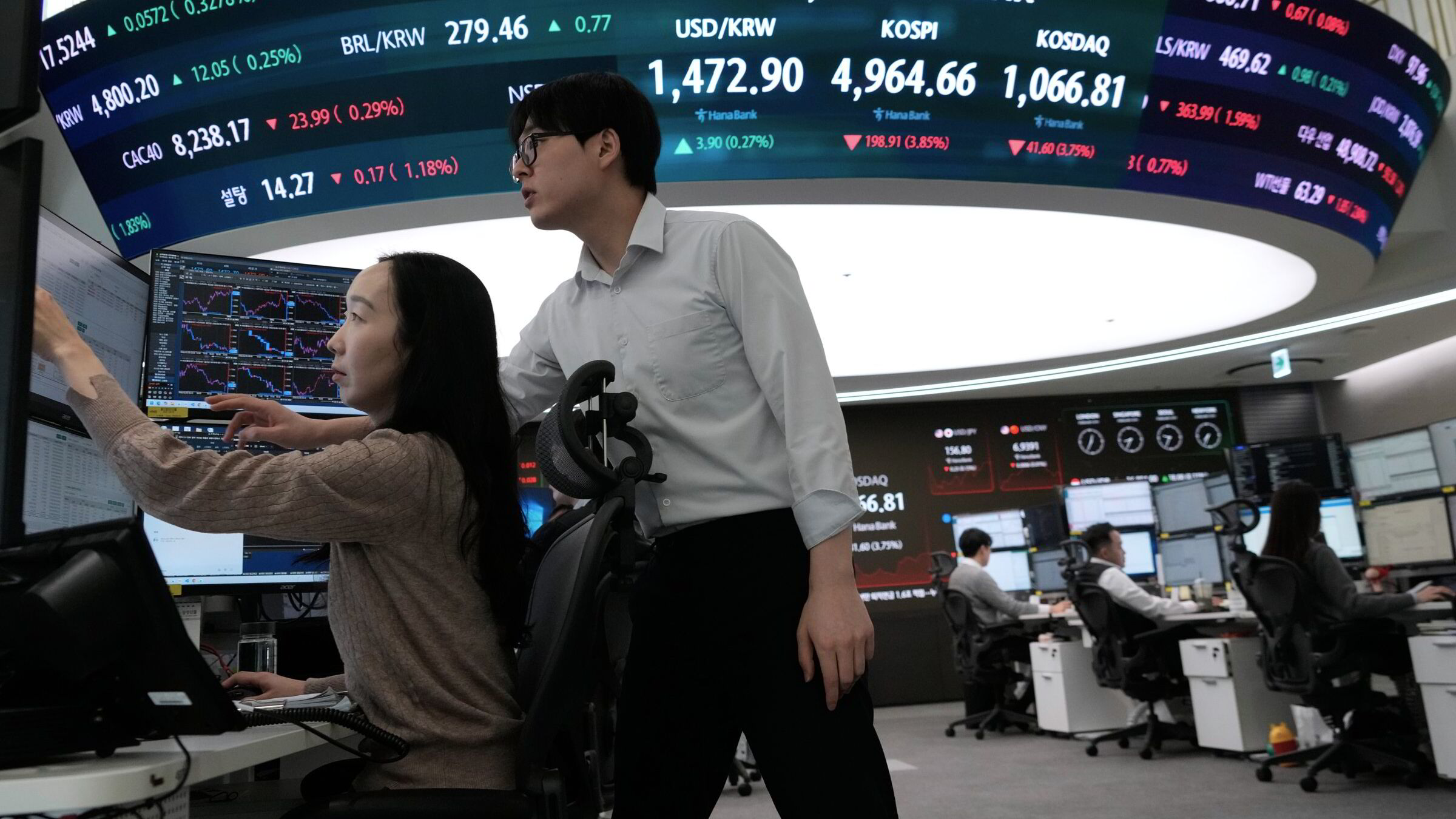 Kraftige svingninger ved Asia-børsene etter Wall Street-fall og ratingkutt