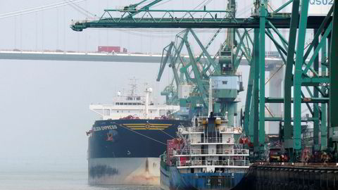 Golden Oceans tørrlastskip «Golden Empress» i den kinesiske havnen Xiamen.