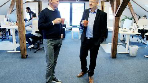 Kraftsalgsgründeren Gunnar Norheim (til høyre) får nå inn Erik Tønnessen og venturefondet Skagerak Maturo på eiersiden i SkandiaEnergi.