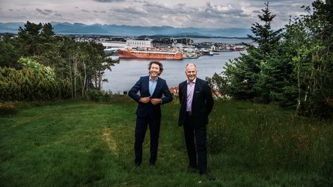 Walter Sognnes (til venstre) og Bjørn Inge Tønnesen starter oljeselskapet Edge Petroleum. Her er de på Tastaveden i Stavanger der de vokste opp sammen.