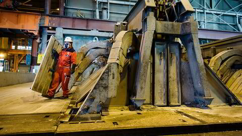 «Strømstøtte» til tungindustrien utgjør årlig 400.000 kroner per arbeidsplass i Elkem og over én million i Hydro, ifølge skribenten. Illustrasjonsfoto.