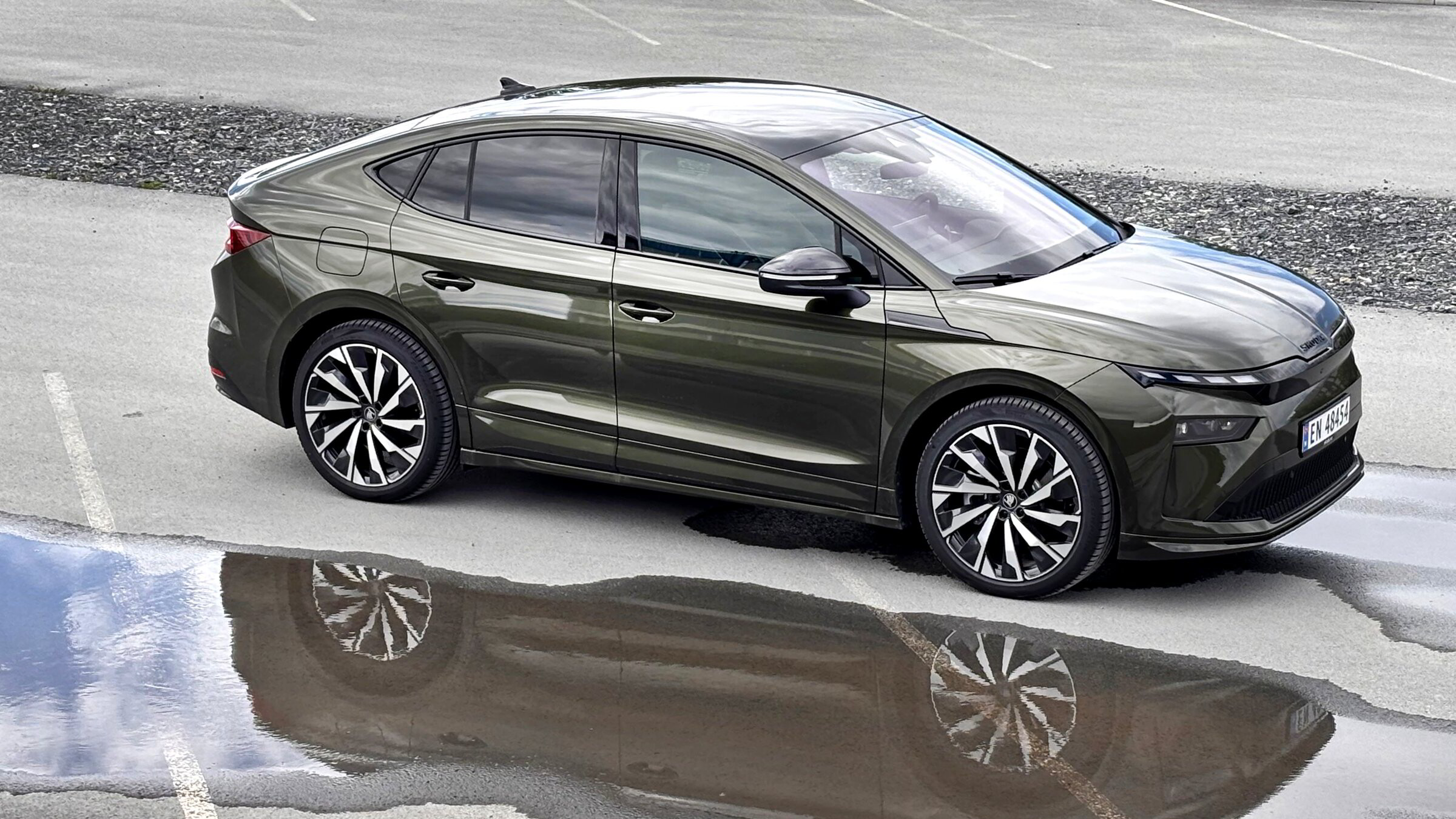Biltest av Skoda Enyaq Coupe: Bestselger med nytt ansikt