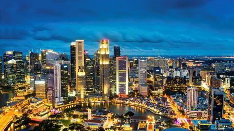 Singapore ble for snart to år siden utpekt som én av to asiatiske storbyer der Oljefondet øyner eiendomsinvesteringer. Nestleder Trond Grande mener det er viktig å ta det med ro, og bygge lokale nettverk.