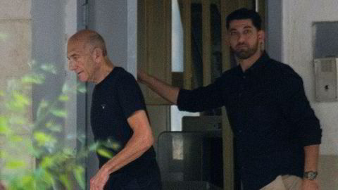 Tidligere statsminister i Israel Ehud Olmert forlater fengselet i Ramle i Israel.