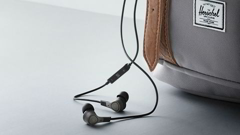 Støydempende ørepropper er et mer hendig alternativ til støydempende hodetelefoner.