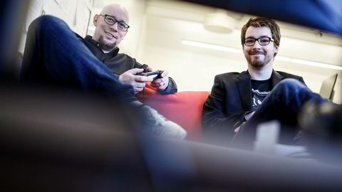 Rune Fjeld Olsen og Karl-Martin Hogsnes er spillanmeldere i Level Up. Når DN møter dem gjør de en anmeldelse av PlayStation-klassikeren Jak and Daxter fra 2001, som nylig ble oppdatert og utgitt til PS4.