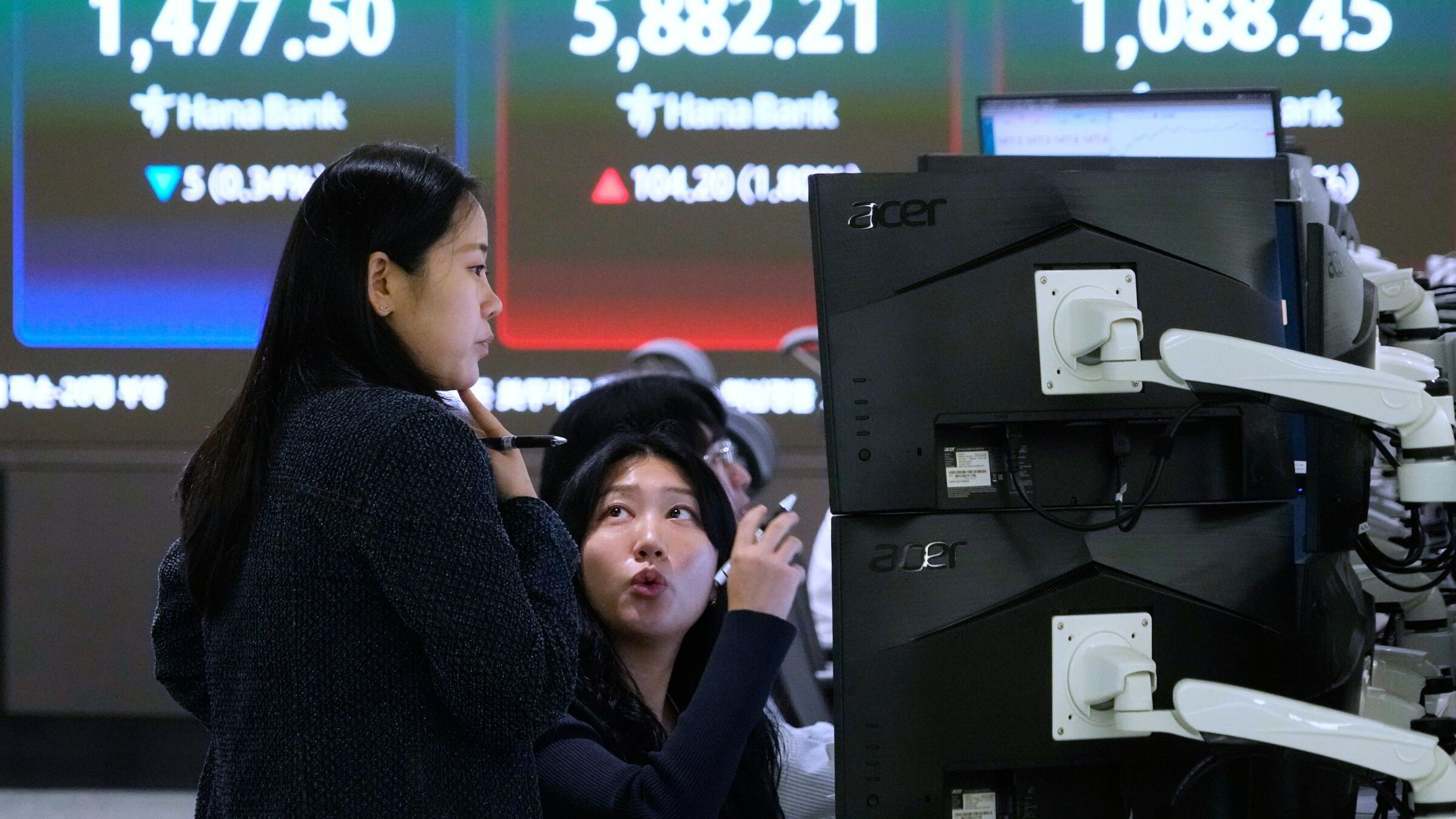 Skjør våpenhvile preger markedene før forhandlinger i helgen