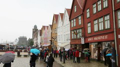 Bryggen er den tredje mest besøkte turistattraksjonen i Norge. Det innebærer for stor trafikk mener Stiftelsen Bryggen i Bergen, og sier noe må gjøres. Bryggen i Bergen, også kjent som Tyskebryggen og Hansabryggen, befinner seg på UNESCOs liste over verdens kulturarv.