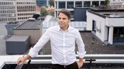 Alexander Stensrud jobbet tidligere i Skagenfondene, men sluttet i 2022 for å forvalte egen formue. Sammen med resten av Stensrud-arvingene eier han en del av familieselskapene.