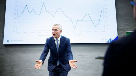 Finansminister Jens Stoltenberg (Ap) bør også vurdere om forsøket med arbeidsfradrag kan svekke skatteviljen eller tilliten til velferdsordninger hos unge som ikke får fradrag, mener adferdsøkonom.