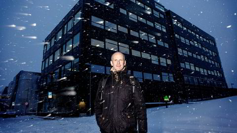 Administrerende direktør Thor Christian Tuv i Solenergi Fusen vil flislegge tak og fasader over hele landet med solpaneler.
