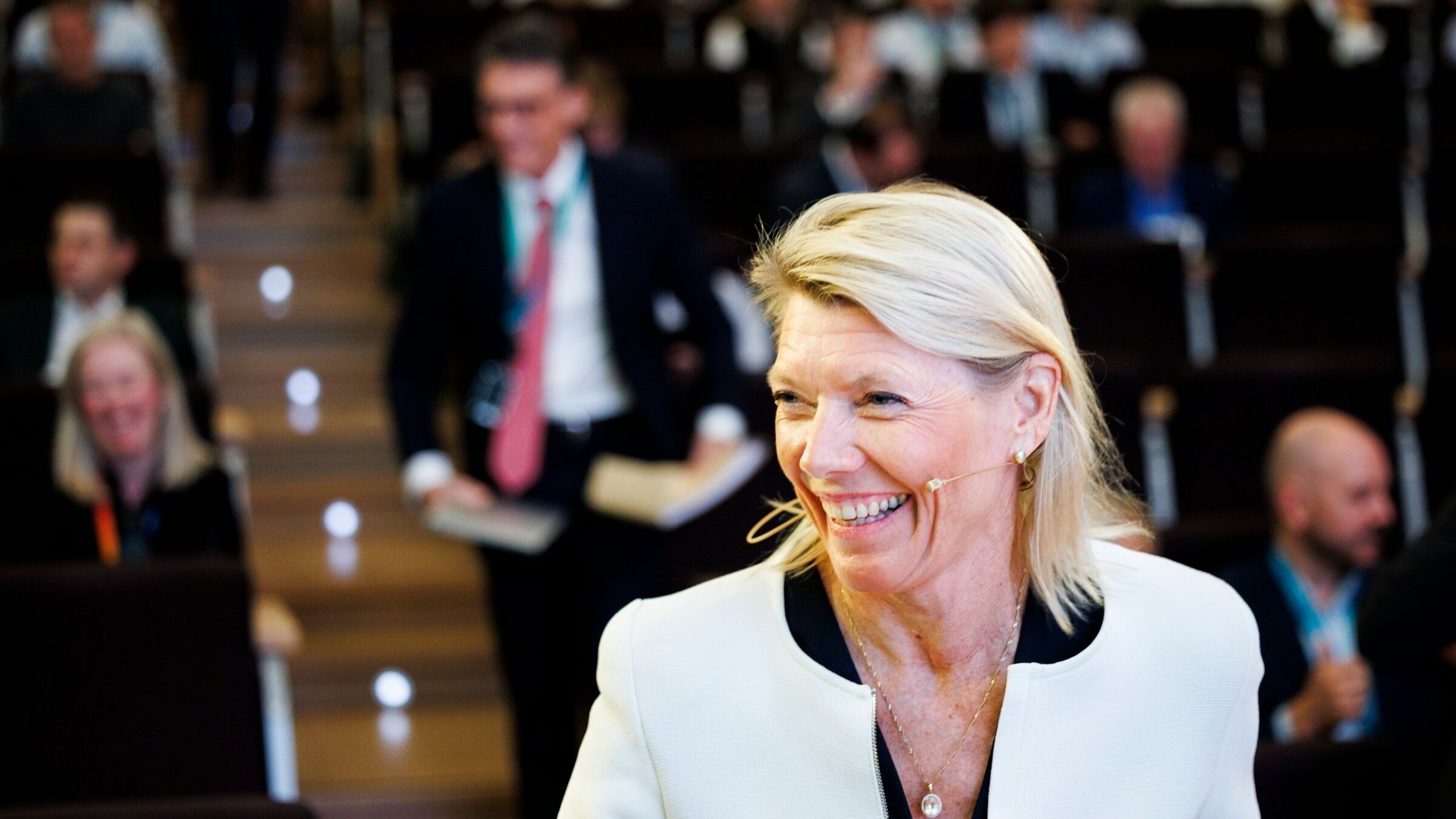 Banken får juling på Børsen – banksjefen må likevel bare smile