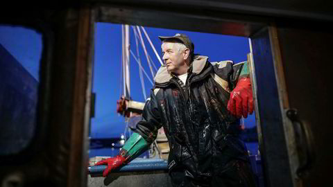 Fisker Svein Tobiassen er leder i Bø fiskarlag og advarer mot oljeboring i Lofoten.