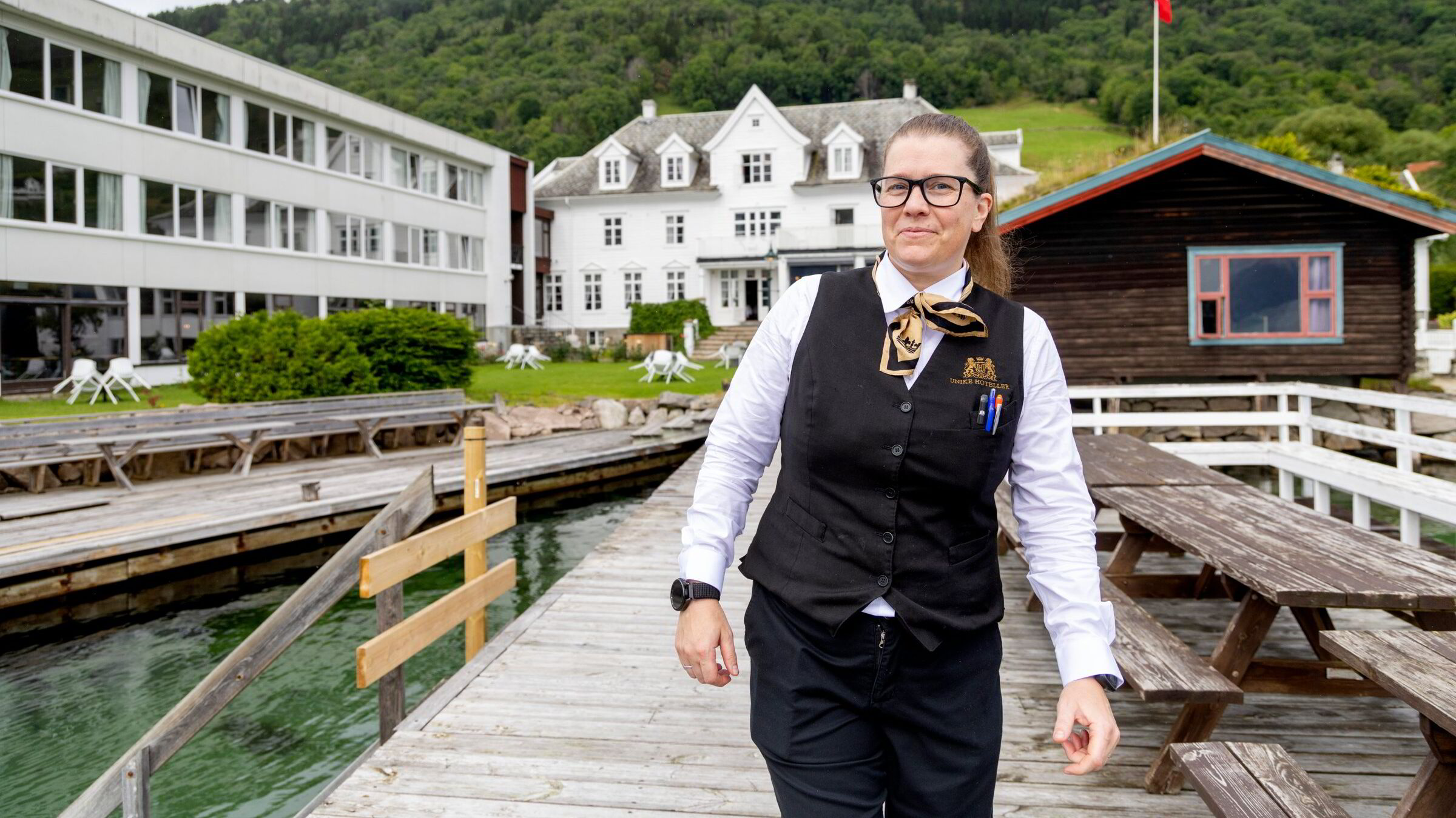 Hotellrommene var booket et år i forveien – så strømmet plutselig epostene inn