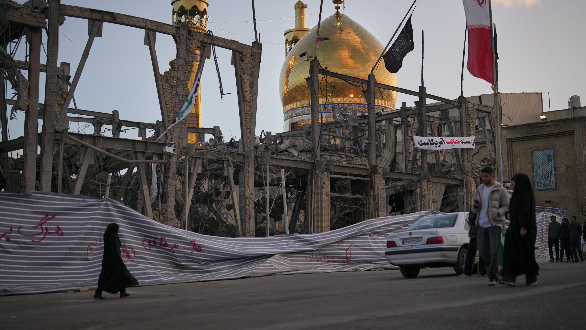 24-timers nedtelling til Trumps trusler med å bombe iransk infrastruktur: – Ikke godt nok