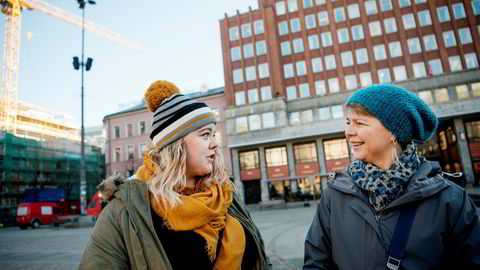 Sunniva Hofsøy (28) og moren Kristin Hofsøy (52) har forskjellige tv-vaner, men er samstemt om at reklame ofte kan virke irriterende.